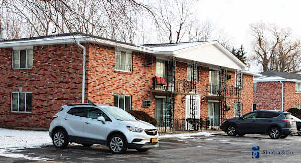 Colonial Court Apartments property